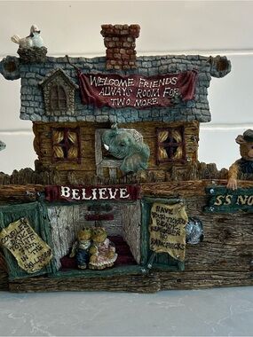 Boyds Bears 'SS Noah…The Ark’ Figurine - Green/Brown/Red Accents
